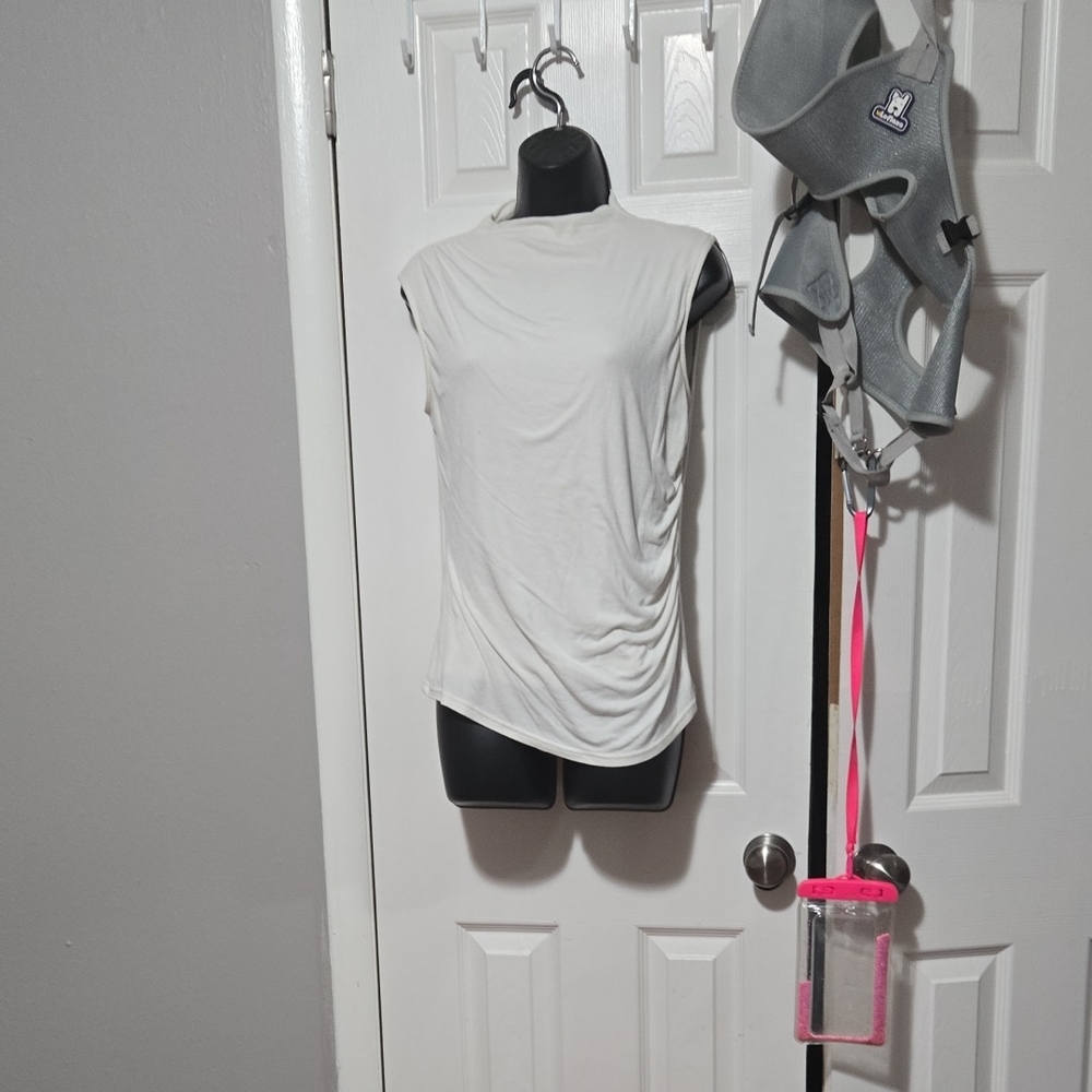 Hem & Thread White Sleeveless Muscle Tee